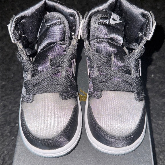 New Jordan 1 Retro High OG Satin Shadow(TD). Sz:6c. Original box - Picture 3 of 7